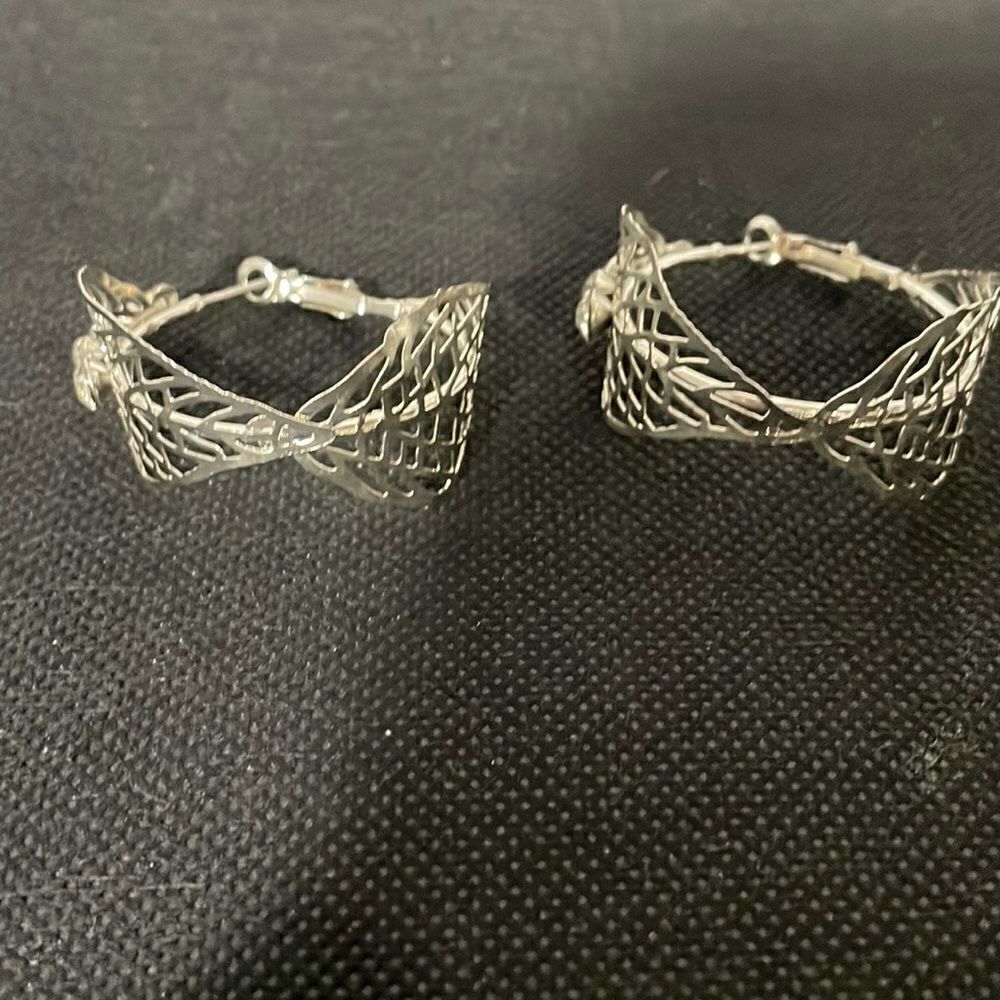 Leaf Hoop Earrings 